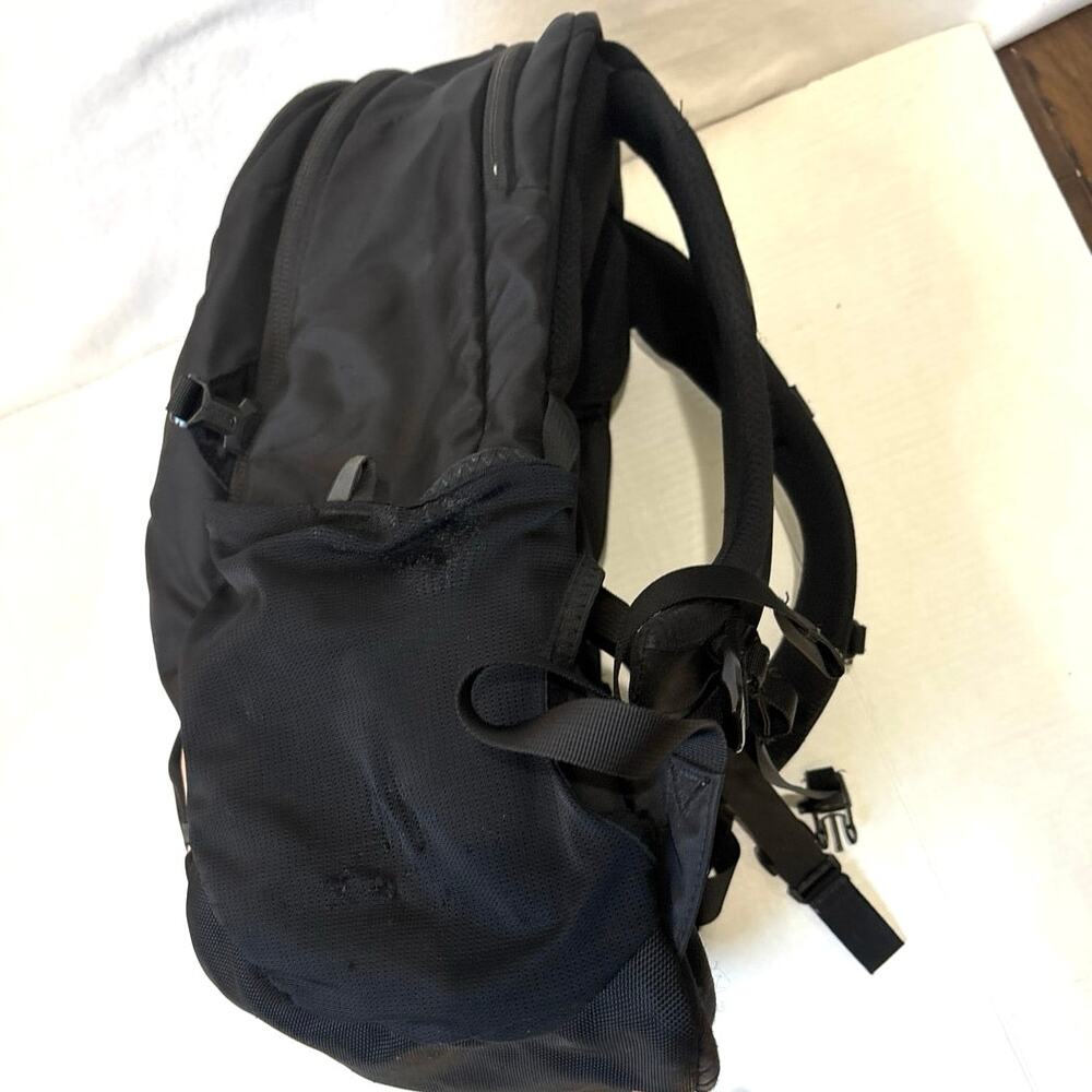 THE NORTH FACE Unisex Borealis Commuter Laptop Backpack Black One Size - Picture 3 of 13